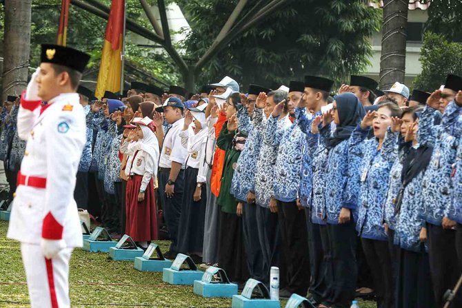 nadiem makarim saat peringatan hari guru