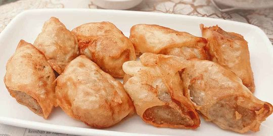 Bikin Waktu Ngemil Pantang Membosankan dengan Gurihnya Chicken Egg Roll Tabekuin