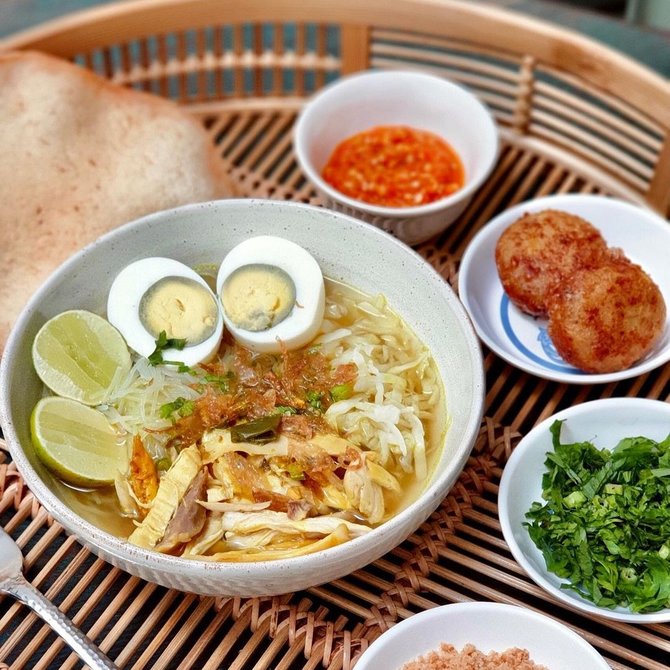 kreasi soto dari berbagai daerah yang bisa dinikmati di jakarta mau cicip yang mana