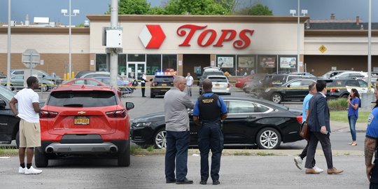 Bermotif Rasial, Begini Detik-Detik Penembakan Brutal di Supermarket Buffalo AS
