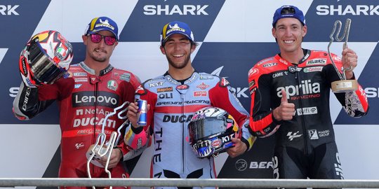 Pembalap Banyak Terjatuh, Enea Bastianini Juara MotoGP Prancis Pembalap Banyak Terjatuh, Enea Bastianini Juara MotoGP Prancis