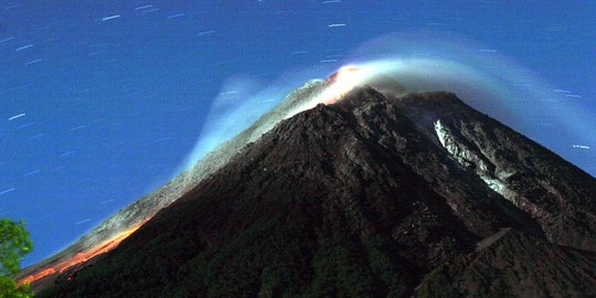 Gunung Merapi Alami 77 Kali Gempa Guguran