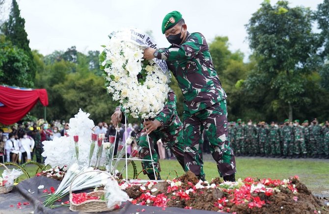 jenderal dudung pimpin pemakaman kasdam pattimura