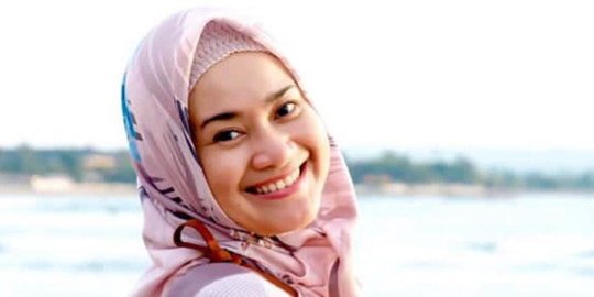 7 Potret Terbaru Ikke Nurjanah di Usia 47 Tahun, Dipuji Awet Muda dan Makin Cantik