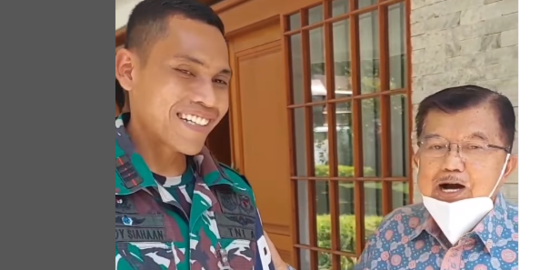 Perwira TNI Punya Kakak Adik Tentara Polri Bertemu Jusuf Kalla, Hormat & Cium Tangan