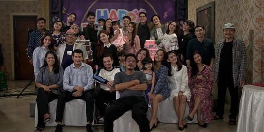 Resmi Tamat, Intip Momen Syuting Terakhir Para Pemain Dewi Rindu