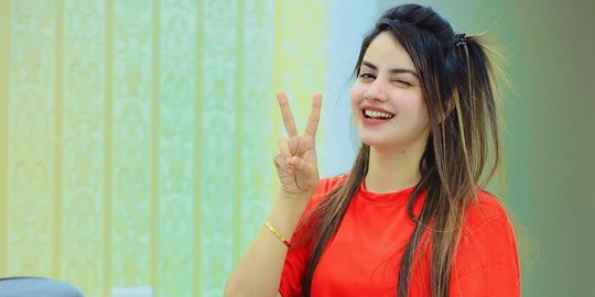 Kenalkan Priyanka Mongia, Seleb Medsos di India Cantiknya Kebangetan