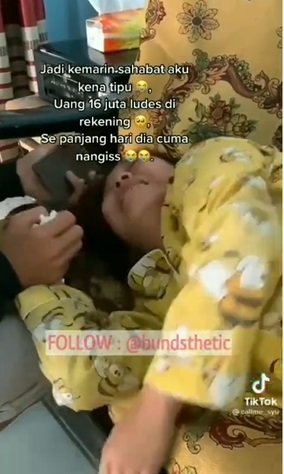 wanita jadi korban pembobolan rekening