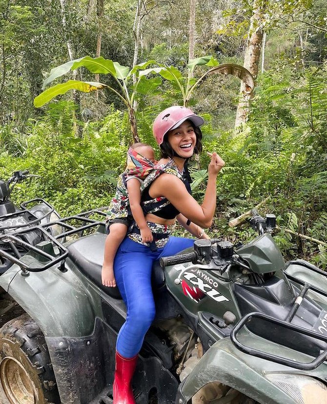 liburan andien dan keluarga di bali