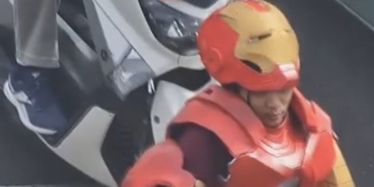 Bikin Ngakak, Viral Pengendara Motor 'Iron Man' Dapat Salam Cinta dari Petugas ATCS