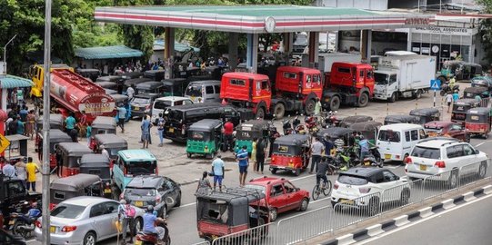Krisis Ekonomi, Bensin Habis di Sri Lanka