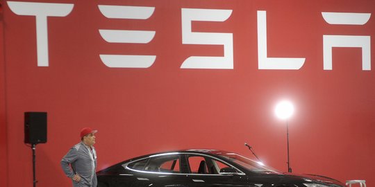 Tesla akan Investasi Ekosistem Baterai dan Mobil Listrik di RI
