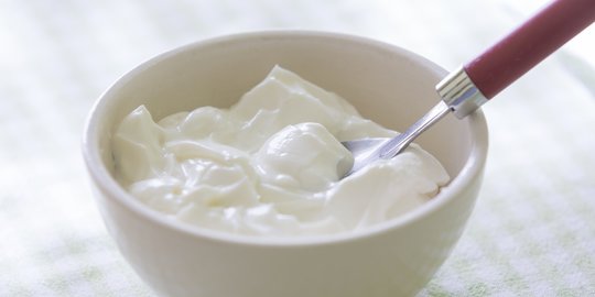 8 Manfaat Greek Yogurt bagi Kesehatan, Baik untuk Tulang dan Usus