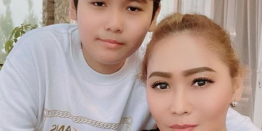 Genap Berusia 13 Tahun, Ini 5 Potret Ivan Anak Inul Daratista yang Makin Ganteng Genap Berusia 13 Tahun, Ini 5 Potret Ivan Anak Inul Daratista yang Makin Ganteng