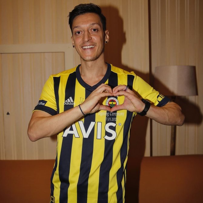 mesut ozil