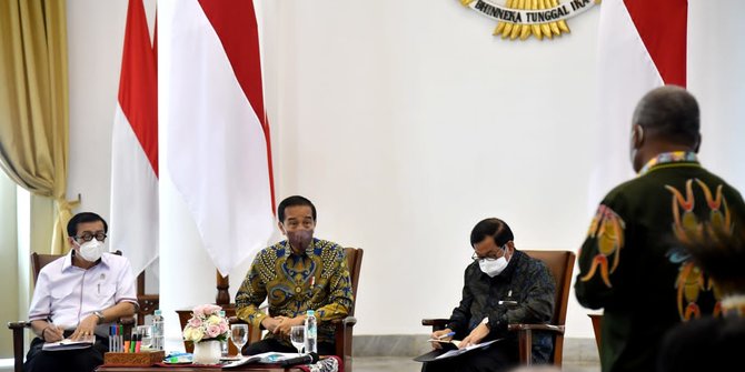 Di Hadapan Jokowi, Bupati Jayapura Minta Kepastian Hukum Ruang Kelola Lahan Hak Adat