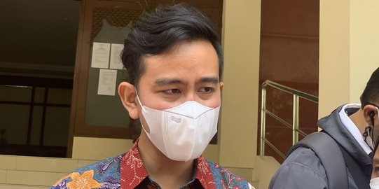 Walkot Gibran Ditanya Oleh-Oleh dari Jakarta: Aku Malah Tambah Mumet