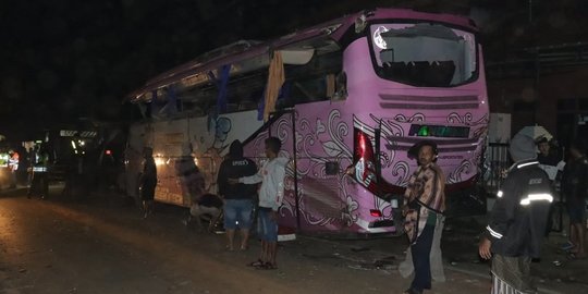 Bus Rombongan Ziarah Tabrak Sejumlah Kendaraan dan Rumah di Ciamis, 4 Orang Meninggal