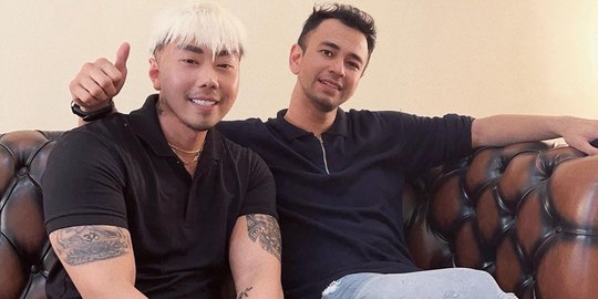6 Potret Terbaru Roy Kiyoshi, Tubuhnya Makin Kekar dan Berotot 6 Potret Terbaru Roy Kiyoshi, Tubuhnya Makin Kekar dan Berotot