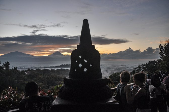 keindahan candi borobudur saat sunrise