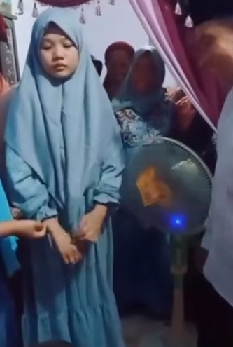 gadis 16 tahun dinikahi pria paruh baya