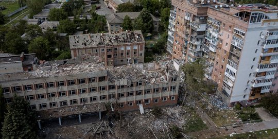 Kondisi Hancur Universitas di Bakhmut Diserang Roket Rusia