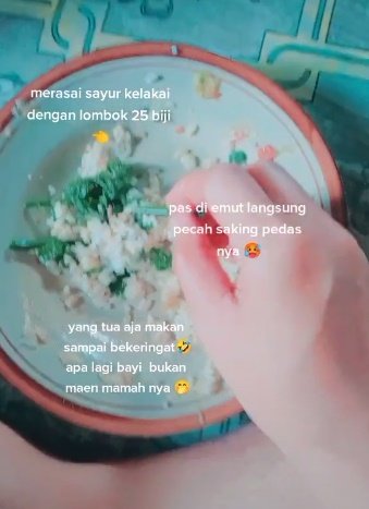 bayi dipaksa makan cabai