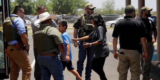 Situasi Mencekam Usai Penembakan Brutal di Sekolah Dasar Texas