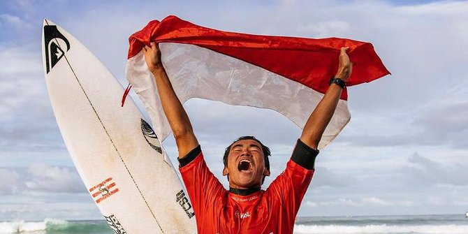 4 Potret Rio Waida, Peselancar Indonesia Pertama yang Juarai GWM Sydney Surf Pro