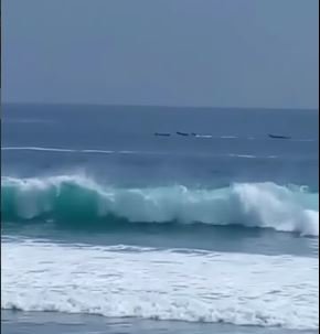 gelombang tinggi di pesisir pantai diy