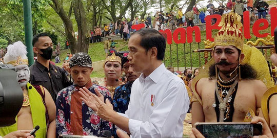 Blusukan ke Balekambang, Jokowi Temui Seniman Rakyat