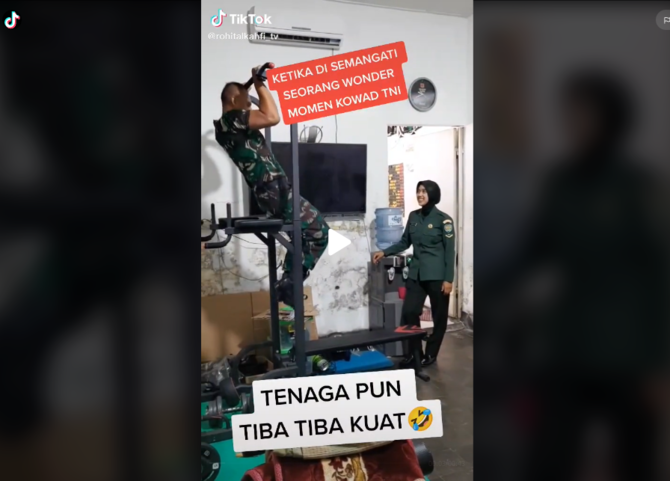 prajurit tni tenaganya tak habis habis saat pull up