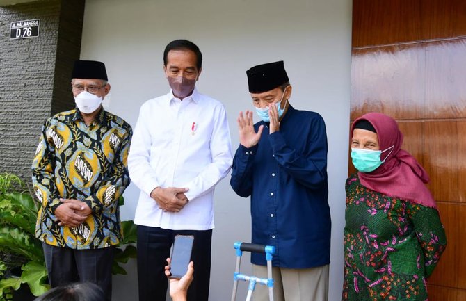 jokowi jenguk buya syafii maarif