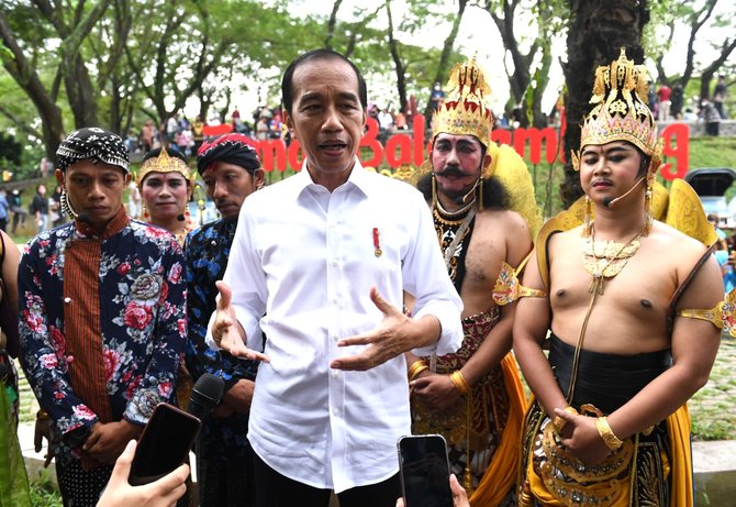 presiden jokowi bertemu seniman di solo