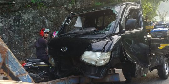 Pikap Angkut Penumpang Terjun ke Laut, Lima Orang masih Hilang