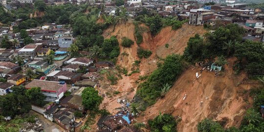 Penampakan Tanah Longsor yang Tewaskan 35 Orang di Brasil