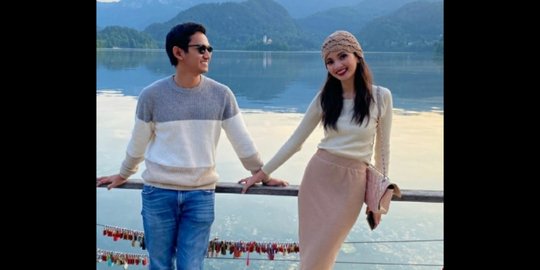 6 Potret Belva dan Sabrina Jalan-jalan di Slovenia, Romantis Banget