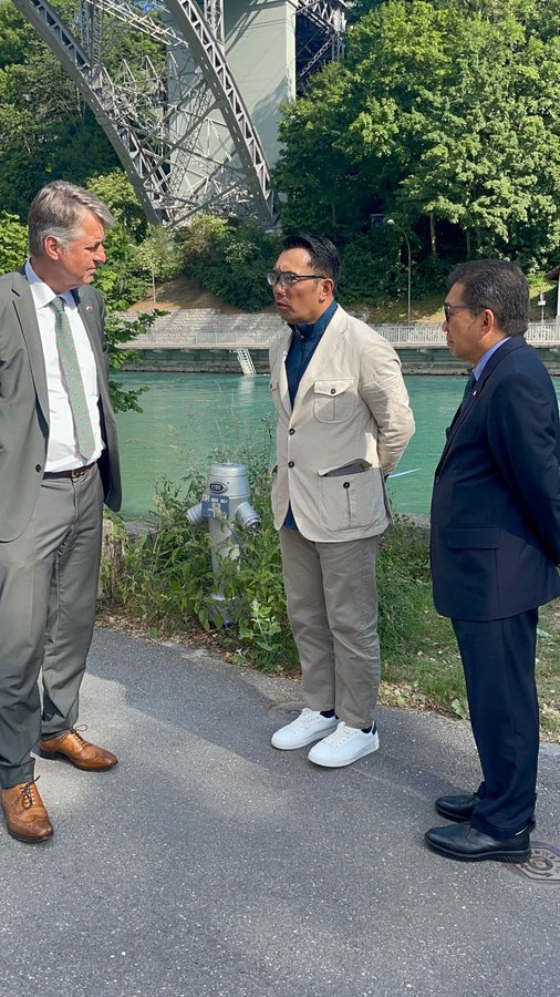 ridwan kamil cari anaknya di aare