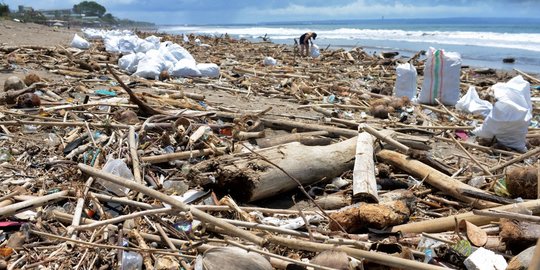 Ini Jenis Sampah Plastik yang Banyak Cemari Laut Indonesia