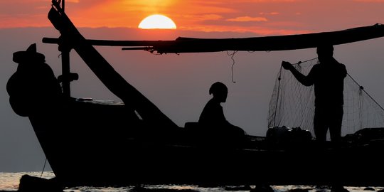 Daftar Wilayah Indonesia Dapat Sinar Matahari Paling Awal dan Akhir