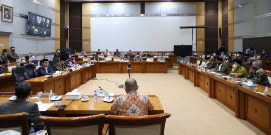 DPR Setujui Anggaran Tambahan Haji Rp1,5 T, Menag Jamin Tak Dibebankan ke Jemaah