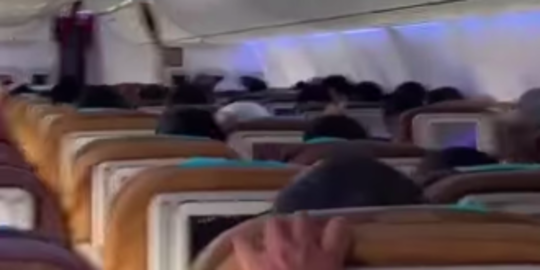 Mencekam, Video Penumpang Garuda Histeris dalam Pesawat saat Turbulensi