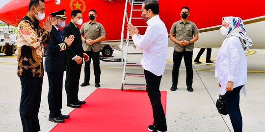 Jokowi & Iriana Habiskan Malam Terakhir di Ende NTT Nonton Konser Slank