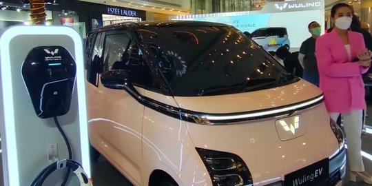 Penampakan Eksterior Mobil Listrik Mini Wuling yang Futuristik di Central Park