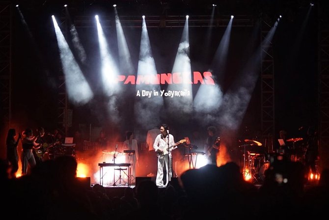 kolaborasi bersama orkestra pamungkas riuhkan konser lagi dengan a day in yogyakarta