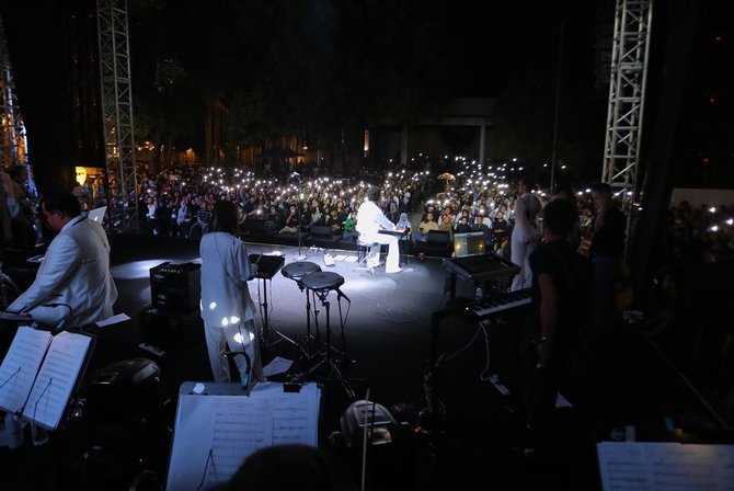 kolaborasi bersama orkestra pamungkas riuhkan konser lagi dengan a day in yogyakarta