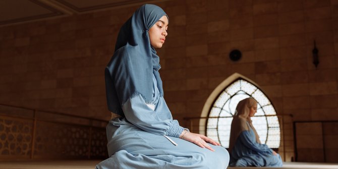 Tata Cara Sholat Tasbih Berjamaah Lengkap dengan Bacaan Niatnya