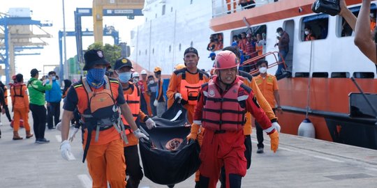 Pencarian 16 Korban Tenggelam KM Ladang Pertiwi Diperpanjang 3 Hari