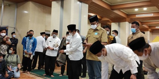 Anies Baswedan dan Riza Salat Ghaib untuk Anak Ridwan Kamil