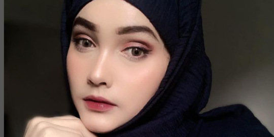Tampil Beda, Intip Potret Dafina Jamasir Pemain Kisah Nyata dalam Balutan Hijab